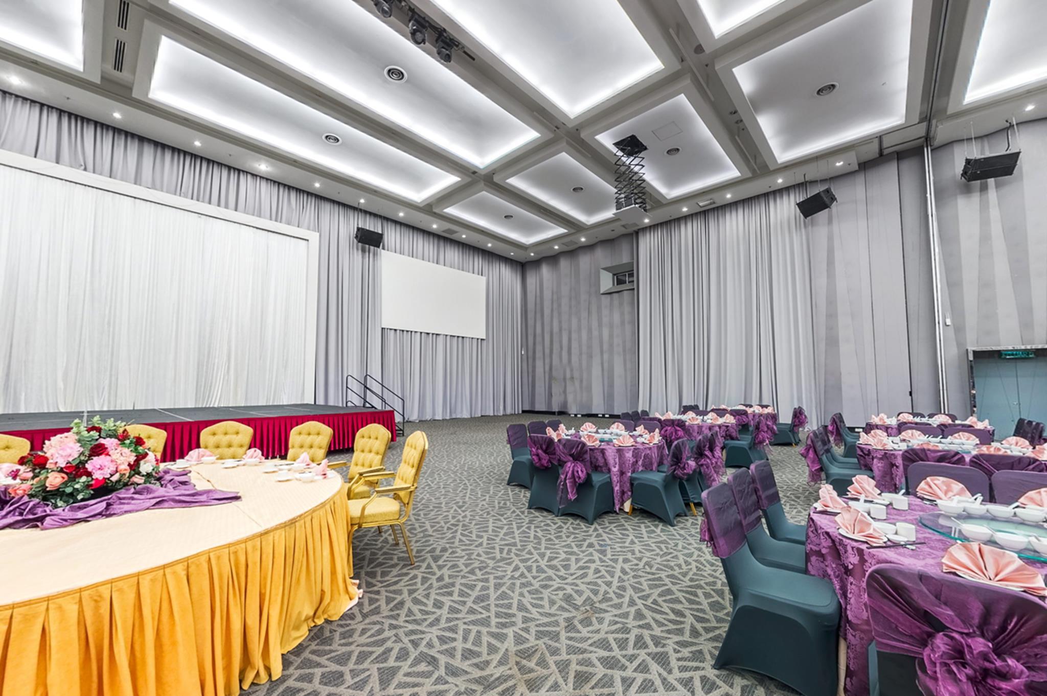 Vivatel Hotel 4*
